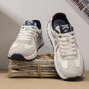 德训鞋男2025新款秋季巨好看阿甘鞋韩版百搭男士运动休闲皮面板鞋