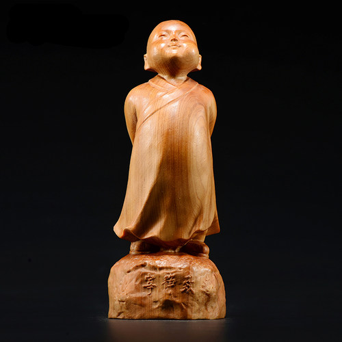 崖柏木雕小沙弥摆件实木头雕刻宁静致远手把件红木装饰工艺品