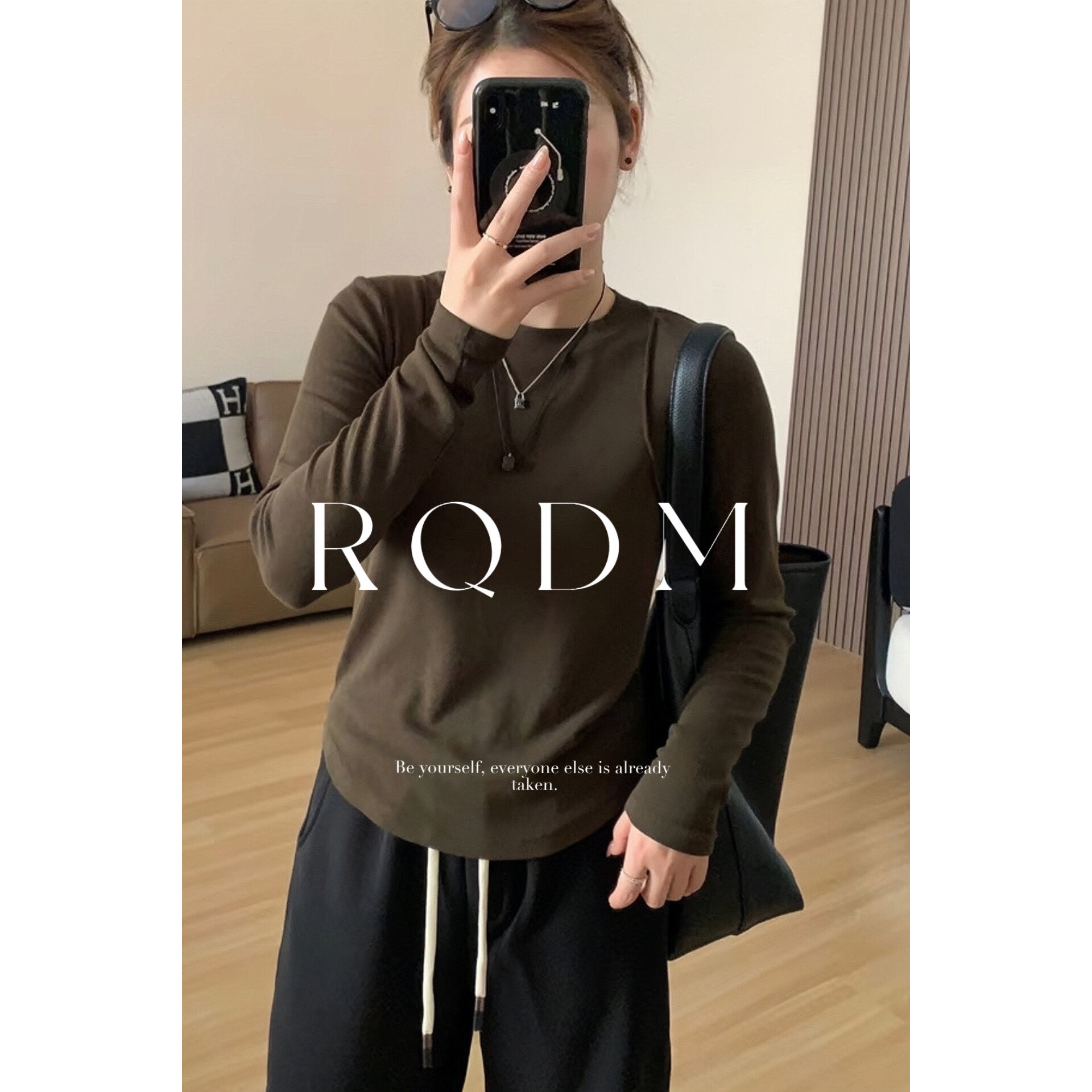 明线设计显瘦百搭圆领正肩长袖T