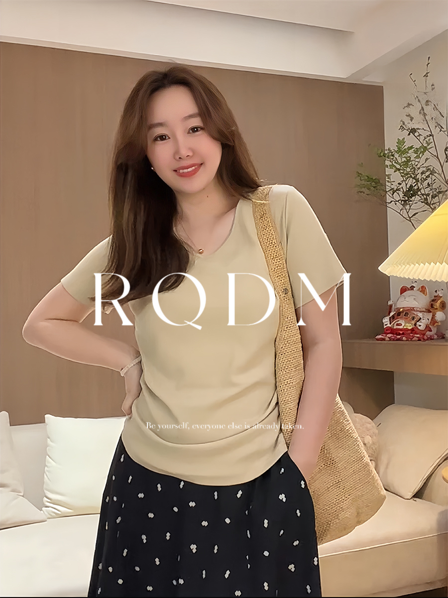 双收腰压褶鹅蛋领正肩短袖T恤女