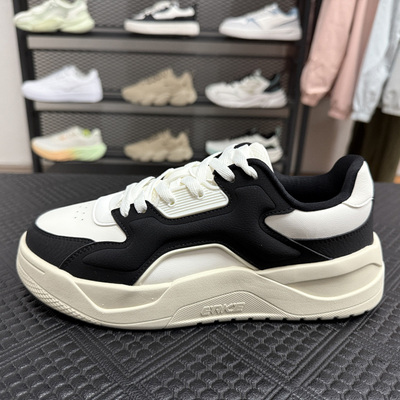 鸿星尔克男子时尚轻便舒适滑板鞋