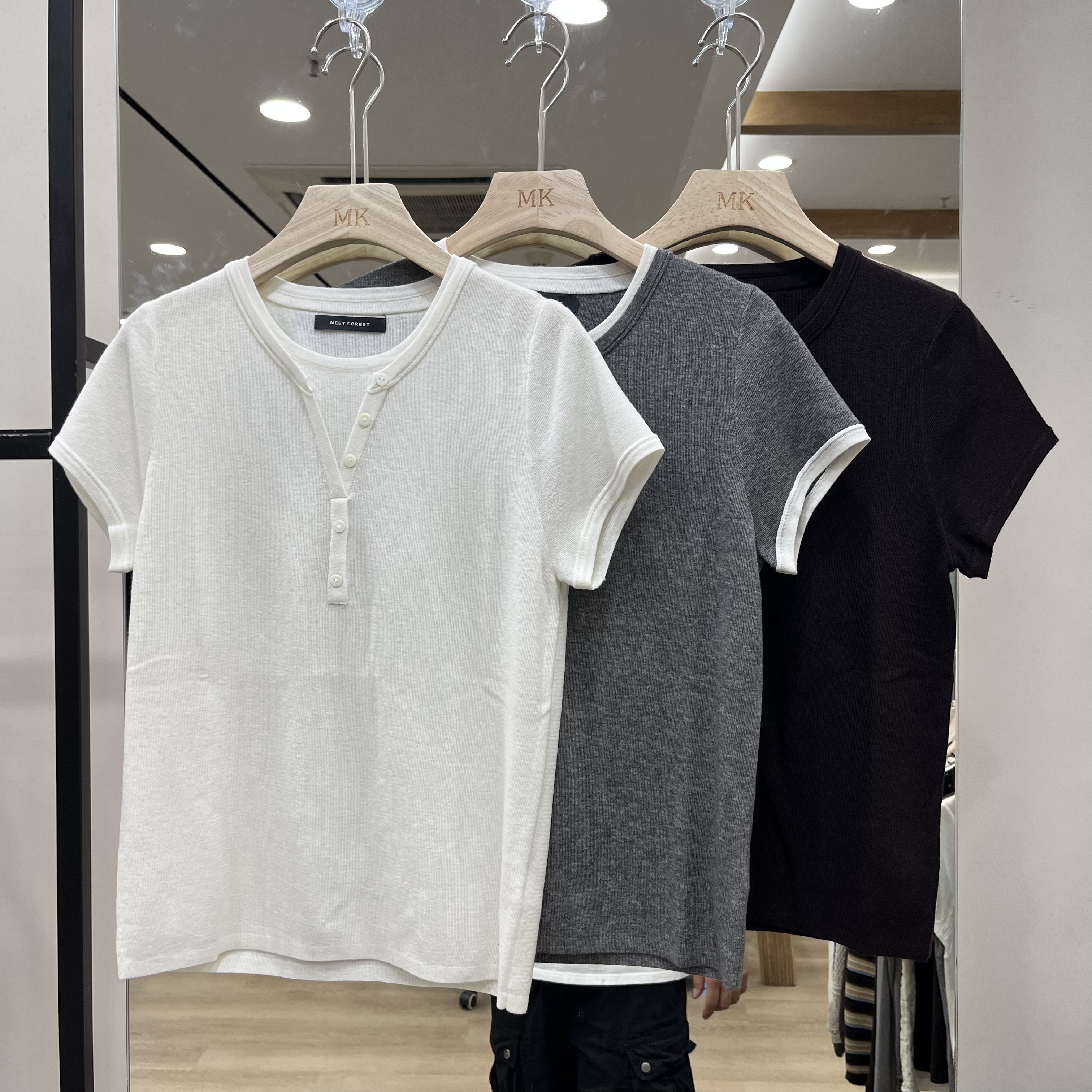 欧洲站2026早秋新款女士圆领假两件拼色细羊毛短袖欧货时尚针织衫
