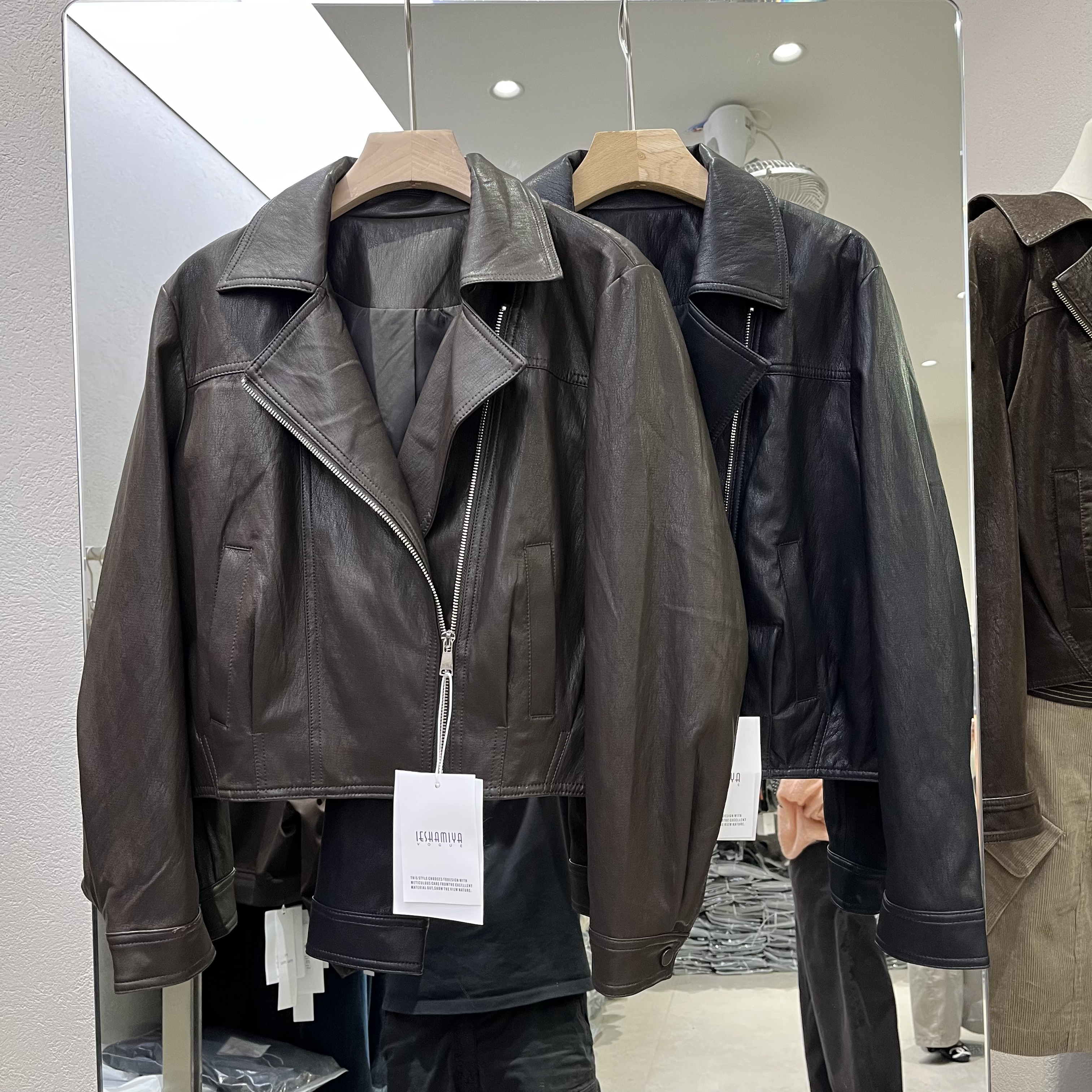 实体店同款2026秋季新款女士翻领斜拉链韩版皮衣欧货时尚短外套潮