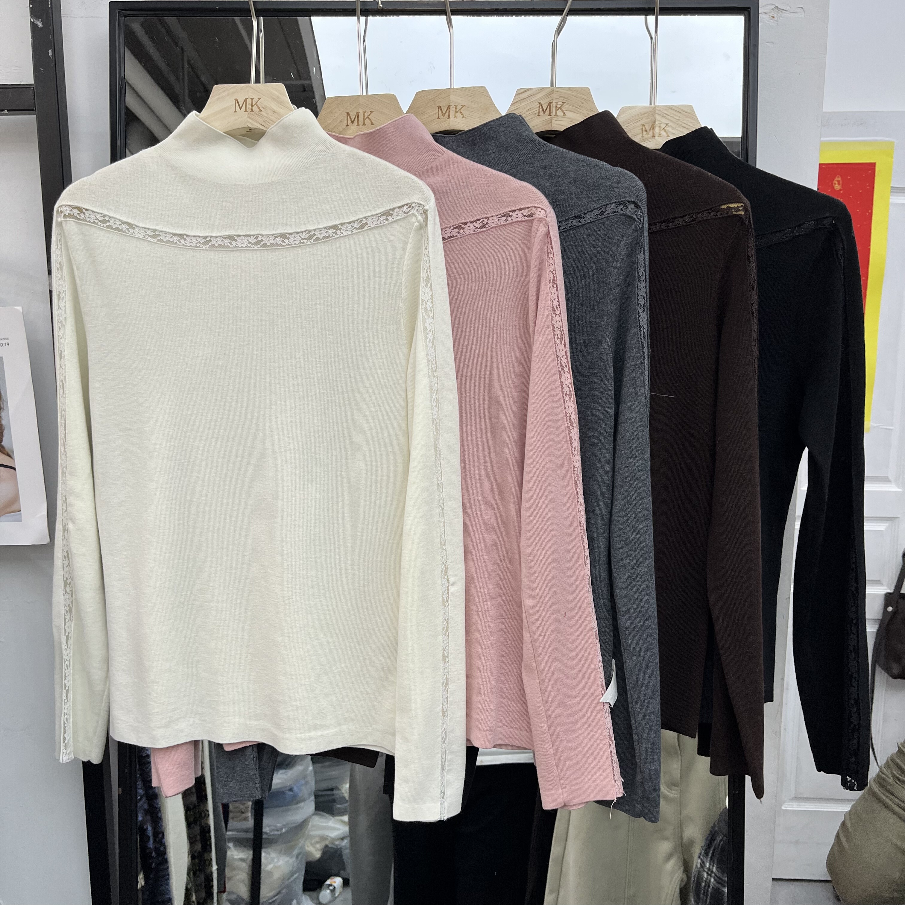 欧洲站2025秋冬新款女士蕾丝拼接细羊毛镂空长袖毛衣欧货时尚针织