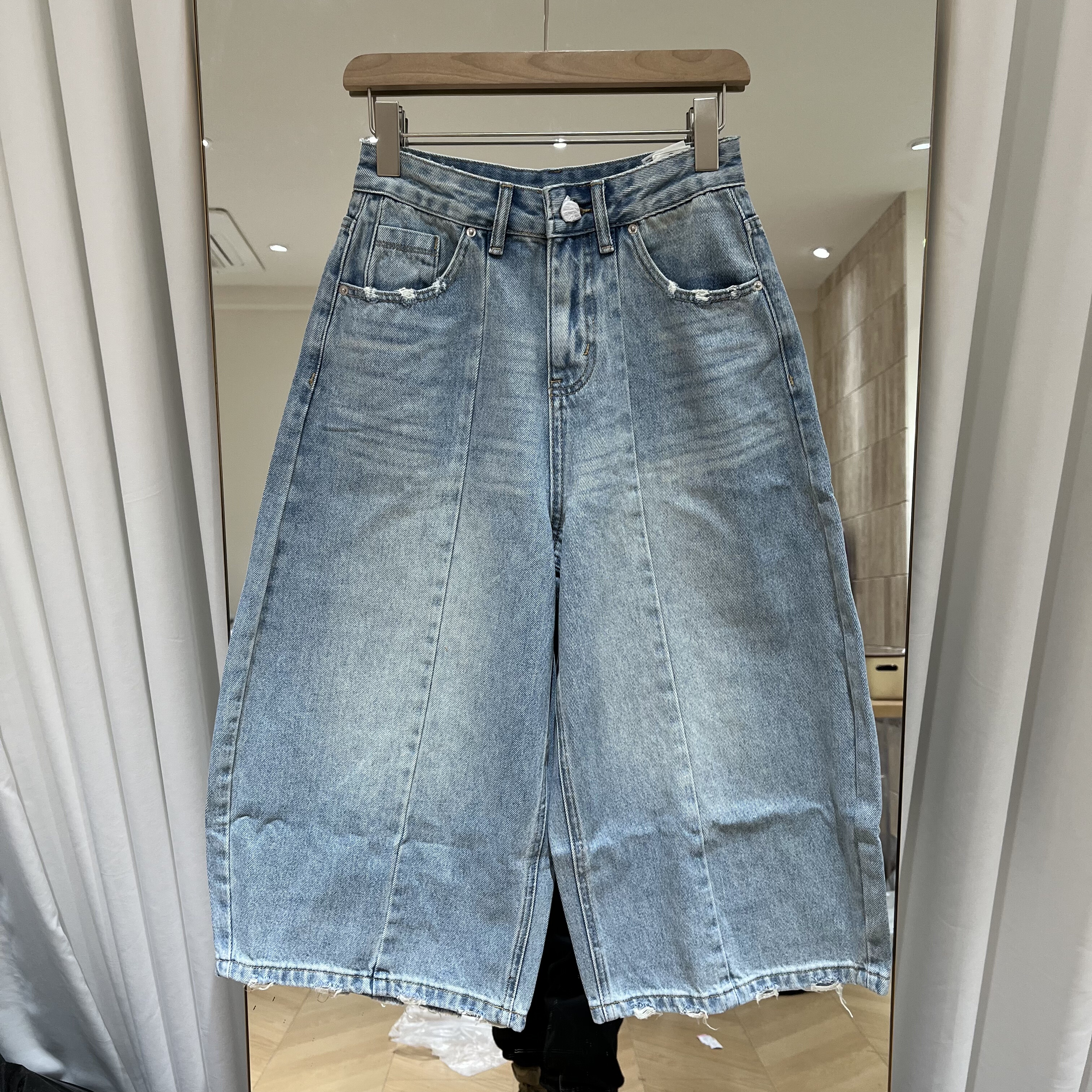 欧洲站2026春季新款女士高腰破洞磨边弯刀阔腿八分裤欧货牛仔裤潮