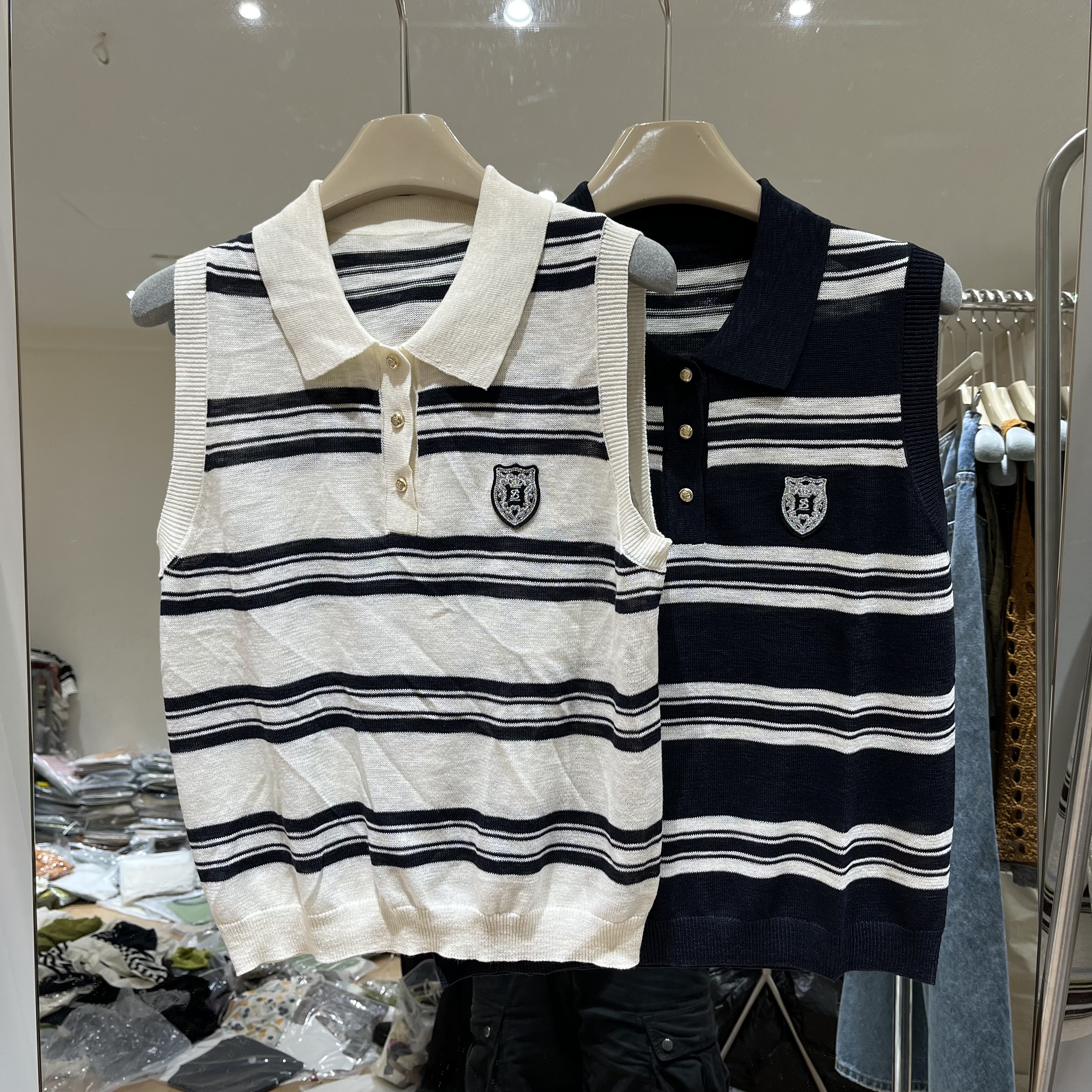 欧洲站2026夏季新款女士翻领条纹撞色竹节麻无袖欧货时尚百搭针织