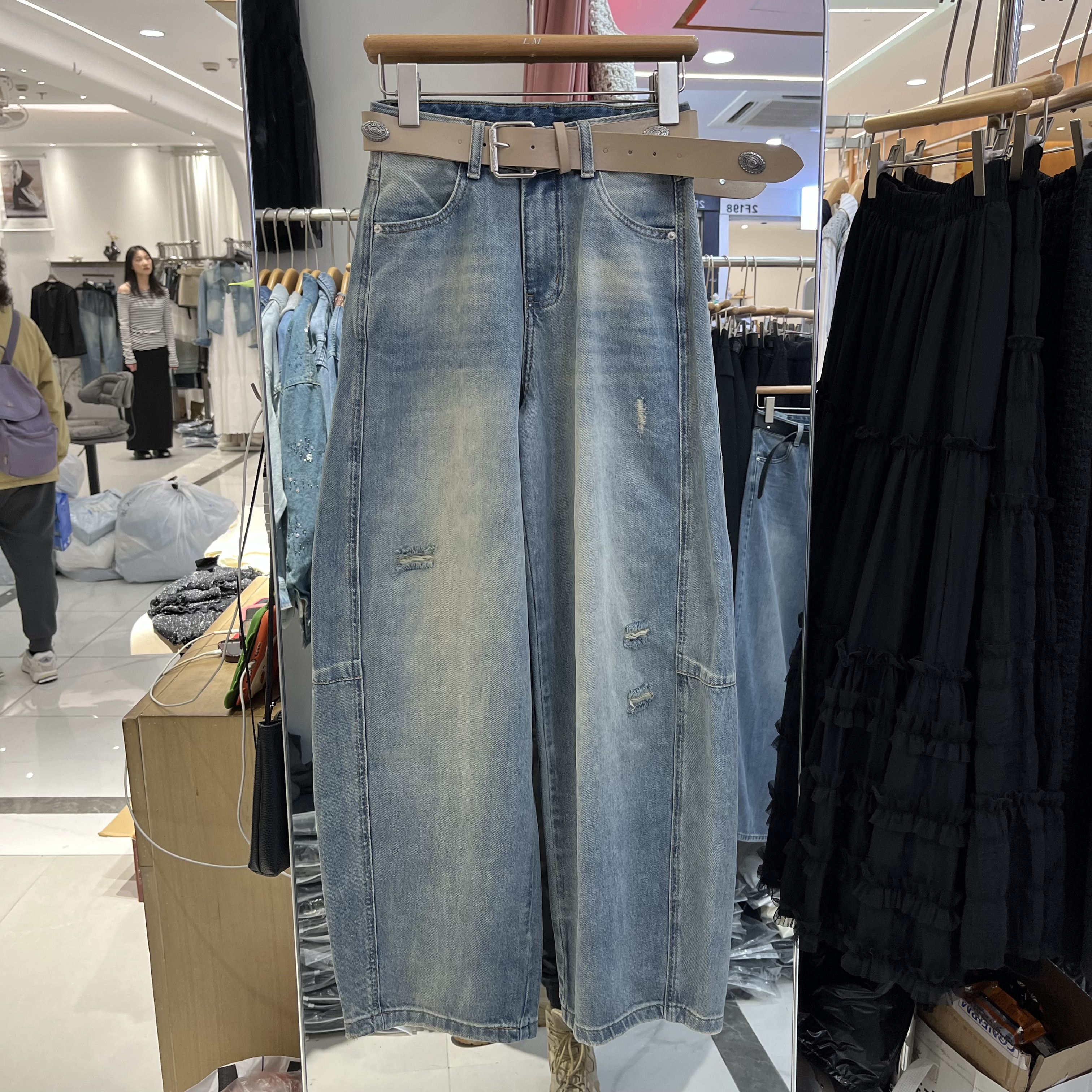 欧洲站2026春季新款女士高腰复古磨破弯刀阔腿牛仔裤欧货时尚长裤