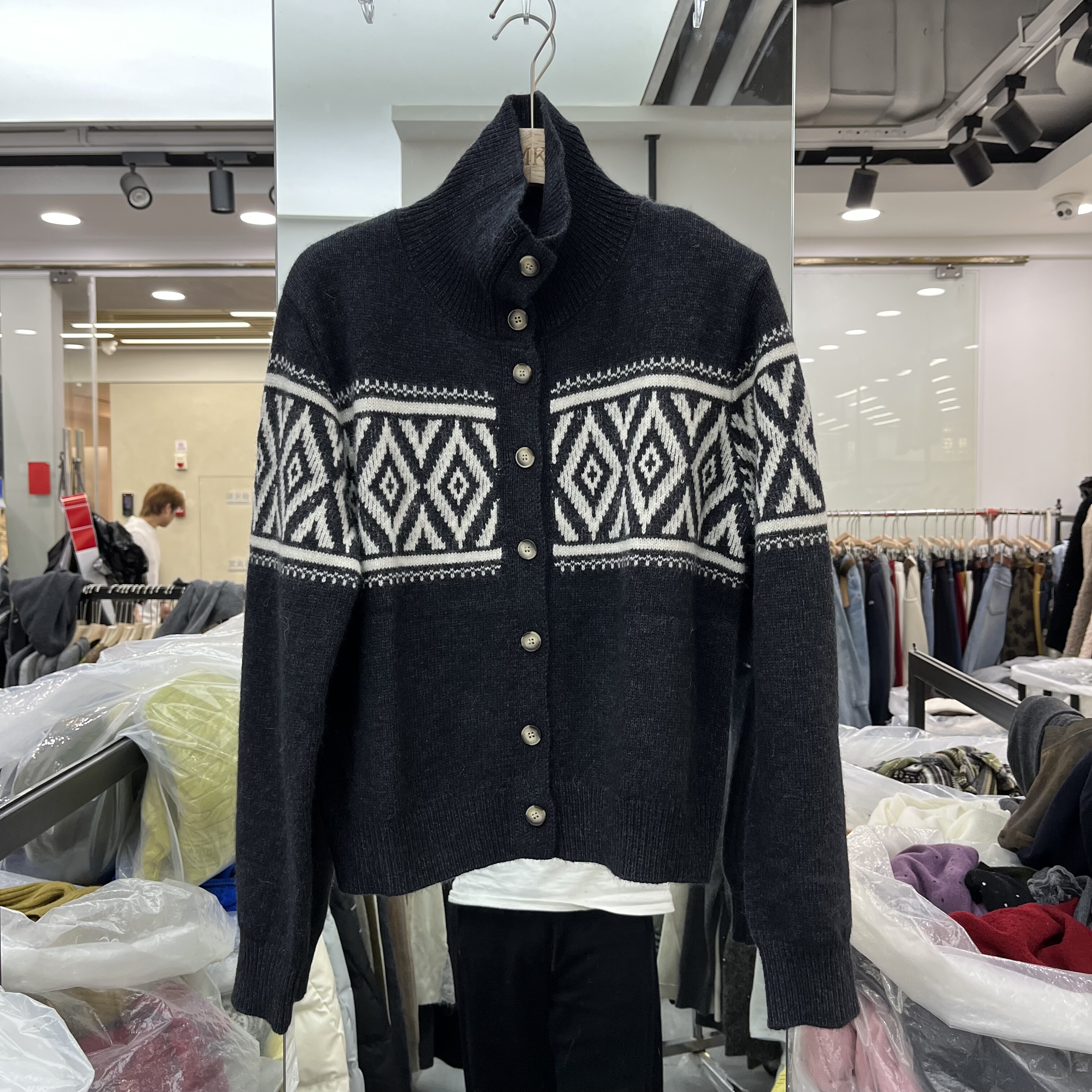 欧洲站2025秋冬新款女士菱形格拼色羊驼毛长袖开衫欧货时尚针织衫