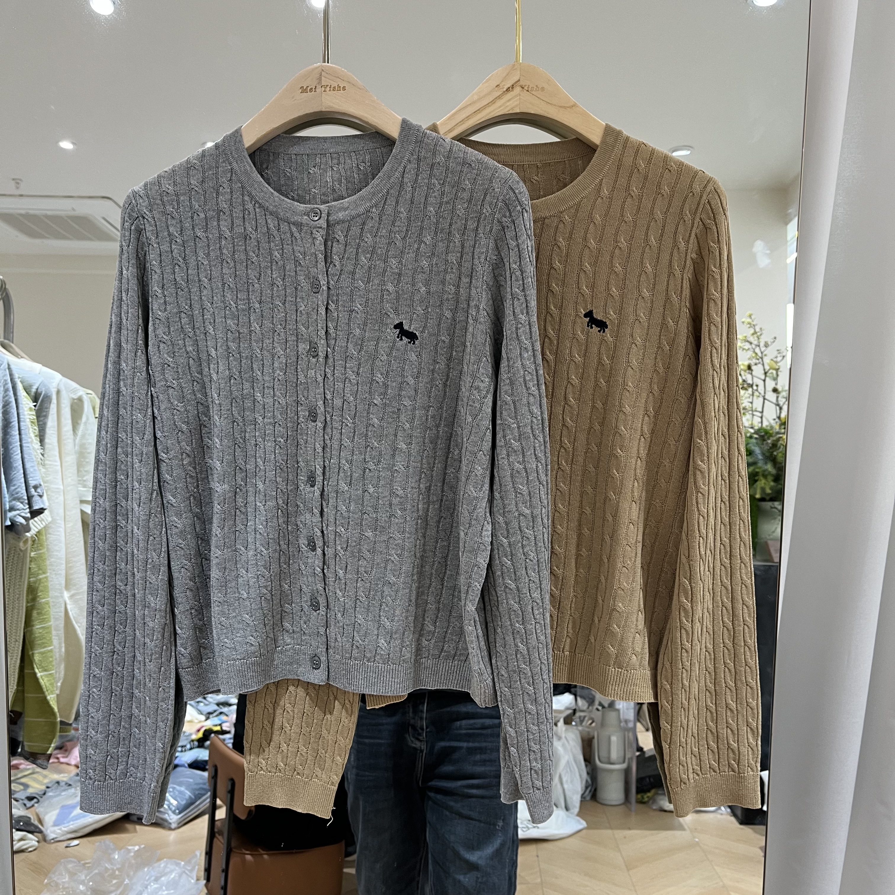 欧洲站2026春季新款女士圆领小狗刺绣麻花纹天丝亚麻长袖欧货针织