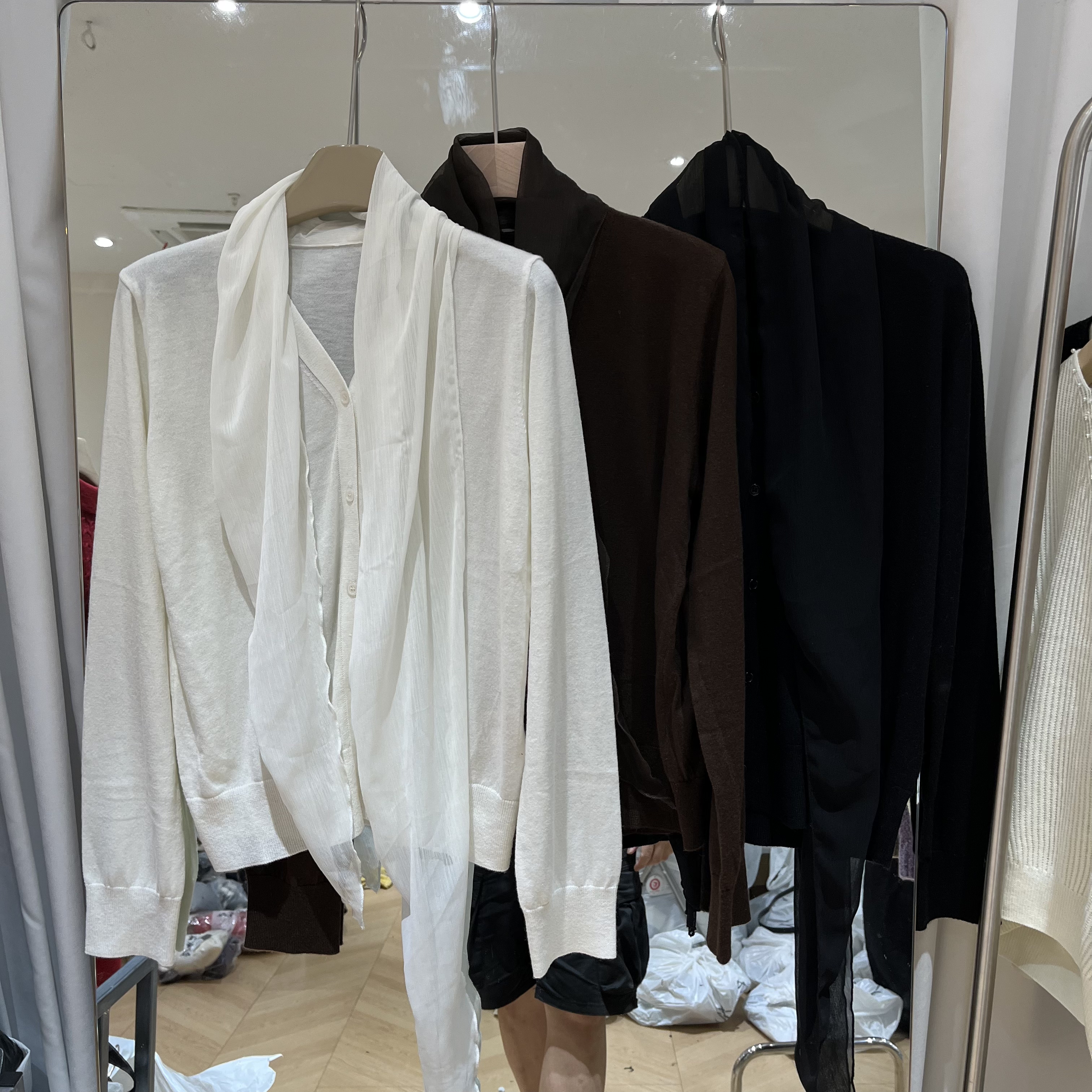 实体店同款2026早秋新款女士V领绑带细羊毛长袖欧货时尚百搭针织