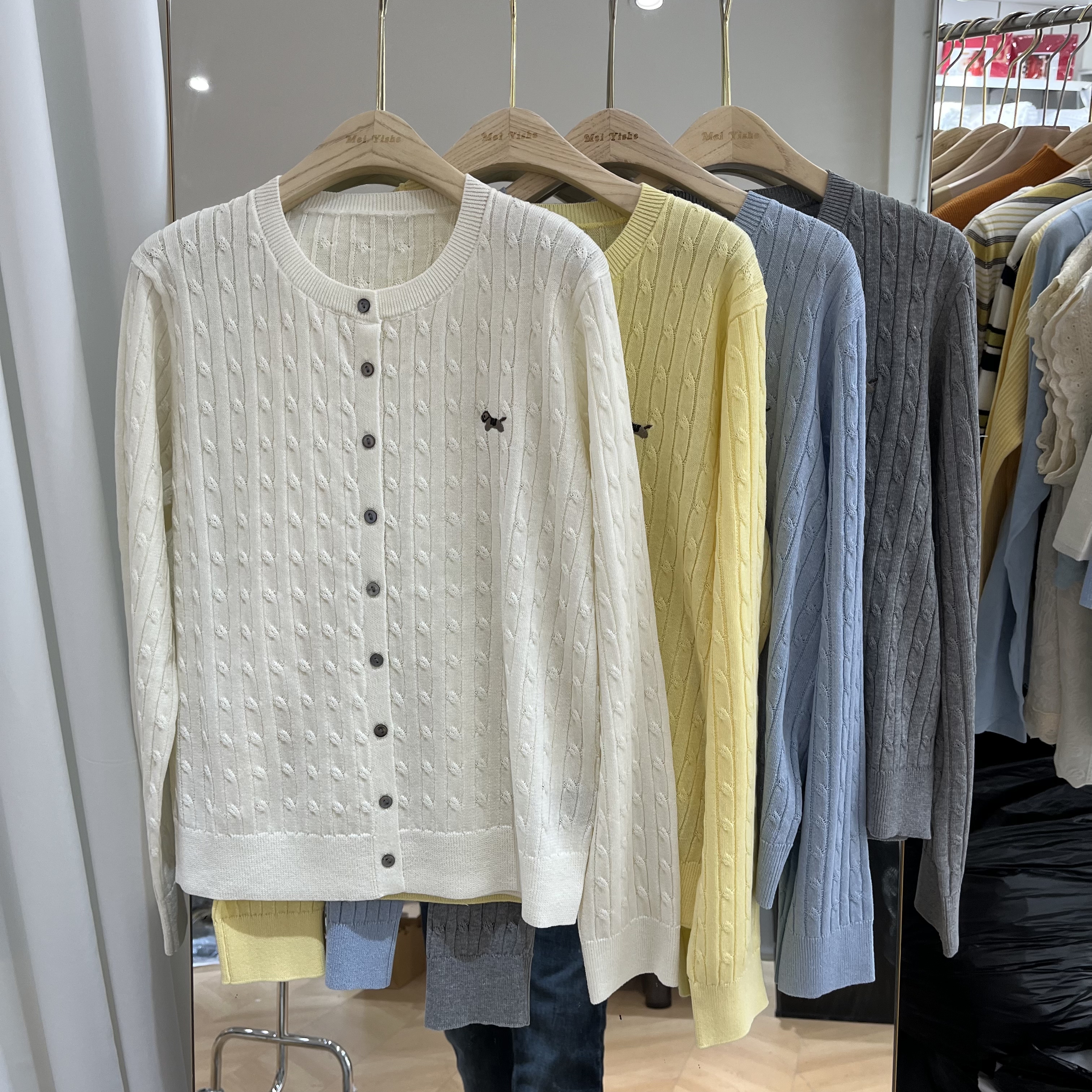 欧洲站2026春季新款女士胸口刺绣麻花纹天丝亚麻长袖欧货时尚针织