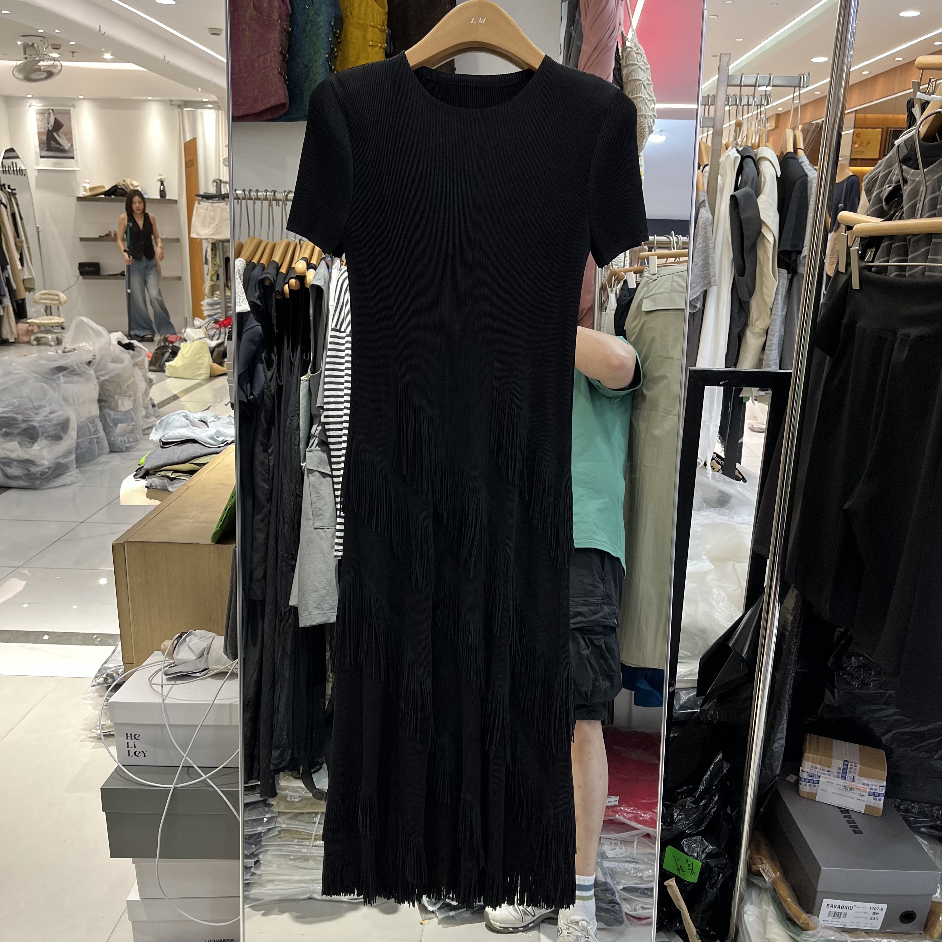 欧洲站2026夏季新款女士圆领褶皱三宅流苏拼接短袖连衣裙欧货裙子