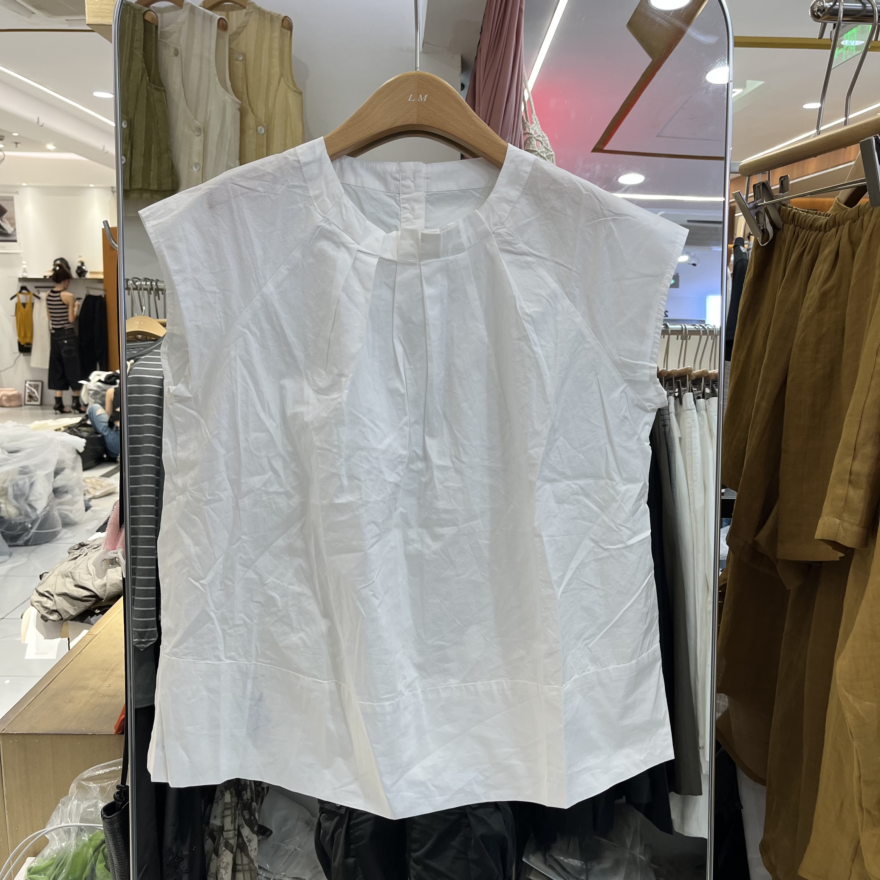 欧洲站2026夏季新款女士圆领压皱纯色韩版无袖小衫欧货时尚衬衫潮