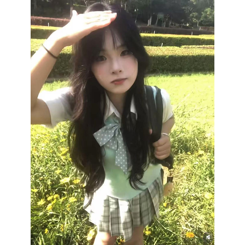 原创JK制服套装2025夏季新品青苹果绿马甲背心百搭茉莉花格裙套装