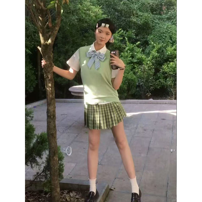 原创JK制服新款小青梅JK短裙小清新学院风背心果绿色马甲叠穿衬衫