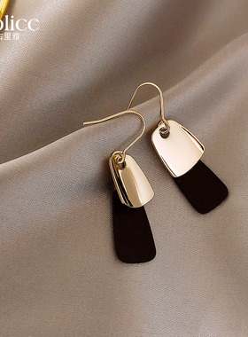 ins韩系耳环女轻奢高级黑色耳坠2026年新款爆款耳饰独特漂亮耳钉