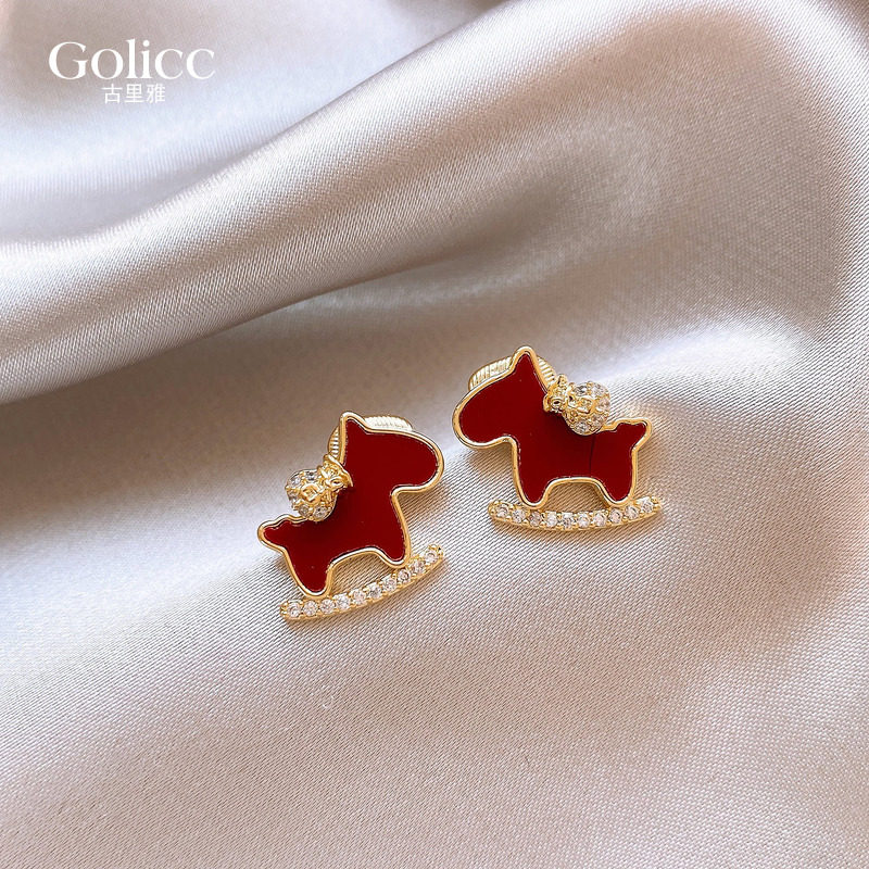 马年红色小马福袋耳钉女2026新款爆款高级感耳饰本命年耳环巨好看,饰品/流行首饰/时尚饰品新,耳钉,淘宝优惠券,粉丝福利购,淘宝优惠卷