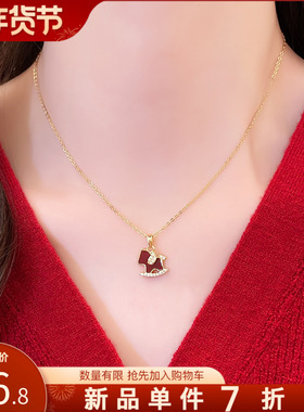 红色小马吊坠项链高级感轻奢配饰