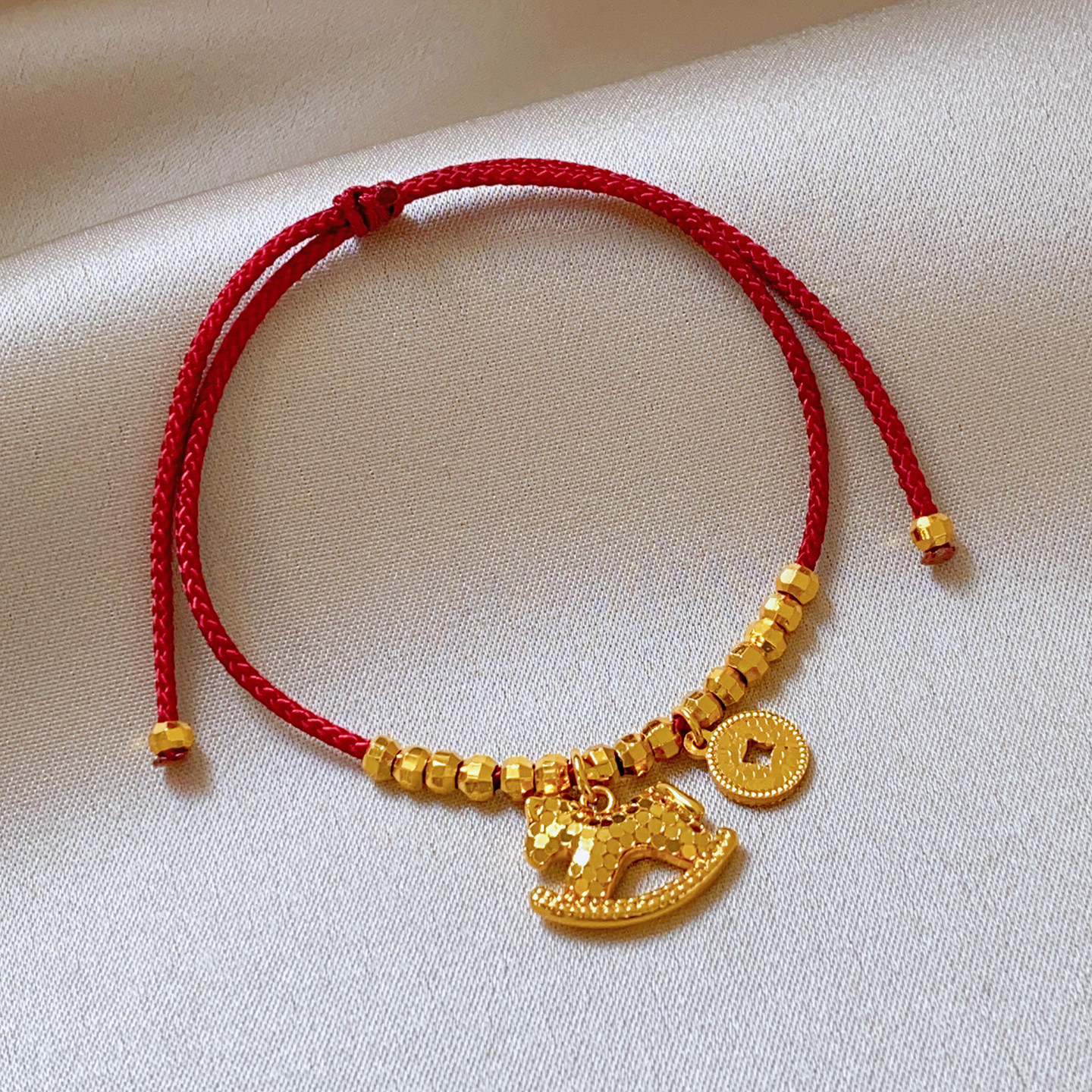 本命年红绳金色碎碎冰小马钱币手链女款轻奢小众精致手饰马年手绳,饰品/流行首饰/时尚饰品新,手链,淘宝优惠券,粉丝福利购,淘宝优惠卷