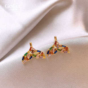 彩色锆石鱼尾耳环女轻奢高级感气质大气耳钉新年耳饰独特绝美2026