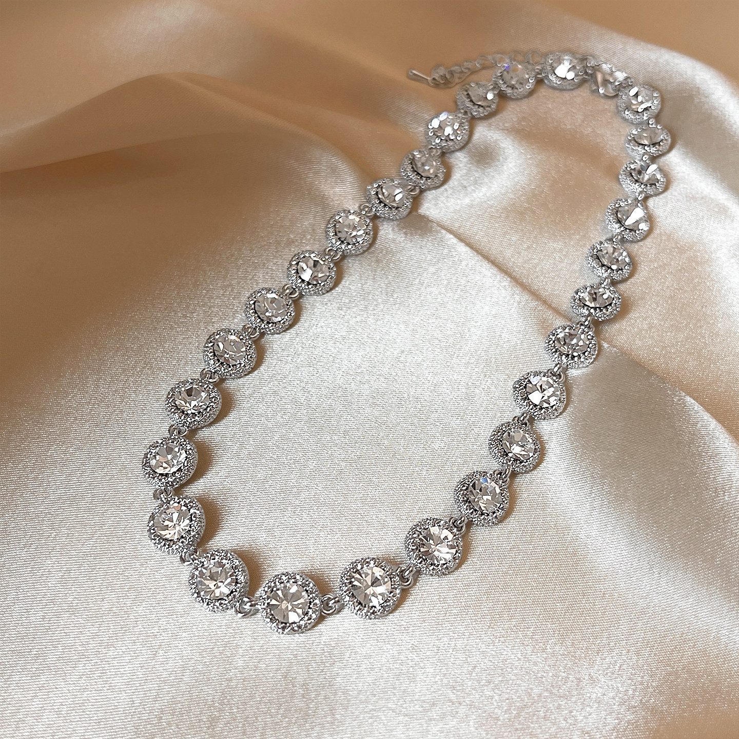 银色满钻吊坠项链女款2026新款锁骨链高级感轻奢小众颈链脖子配饰