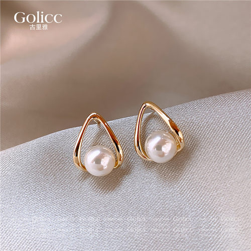 金色三角珍珠耳钉轻奢高级感气质