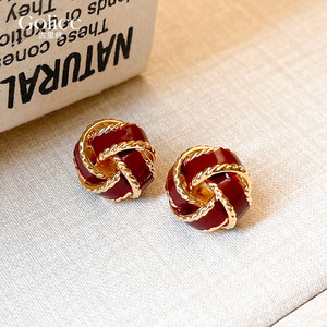 红色同心结耳钉女2026新款耳环高级感复古独特适合冬天的新年耳饰