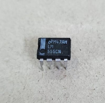 LM555CN可编程计时器和振荡器