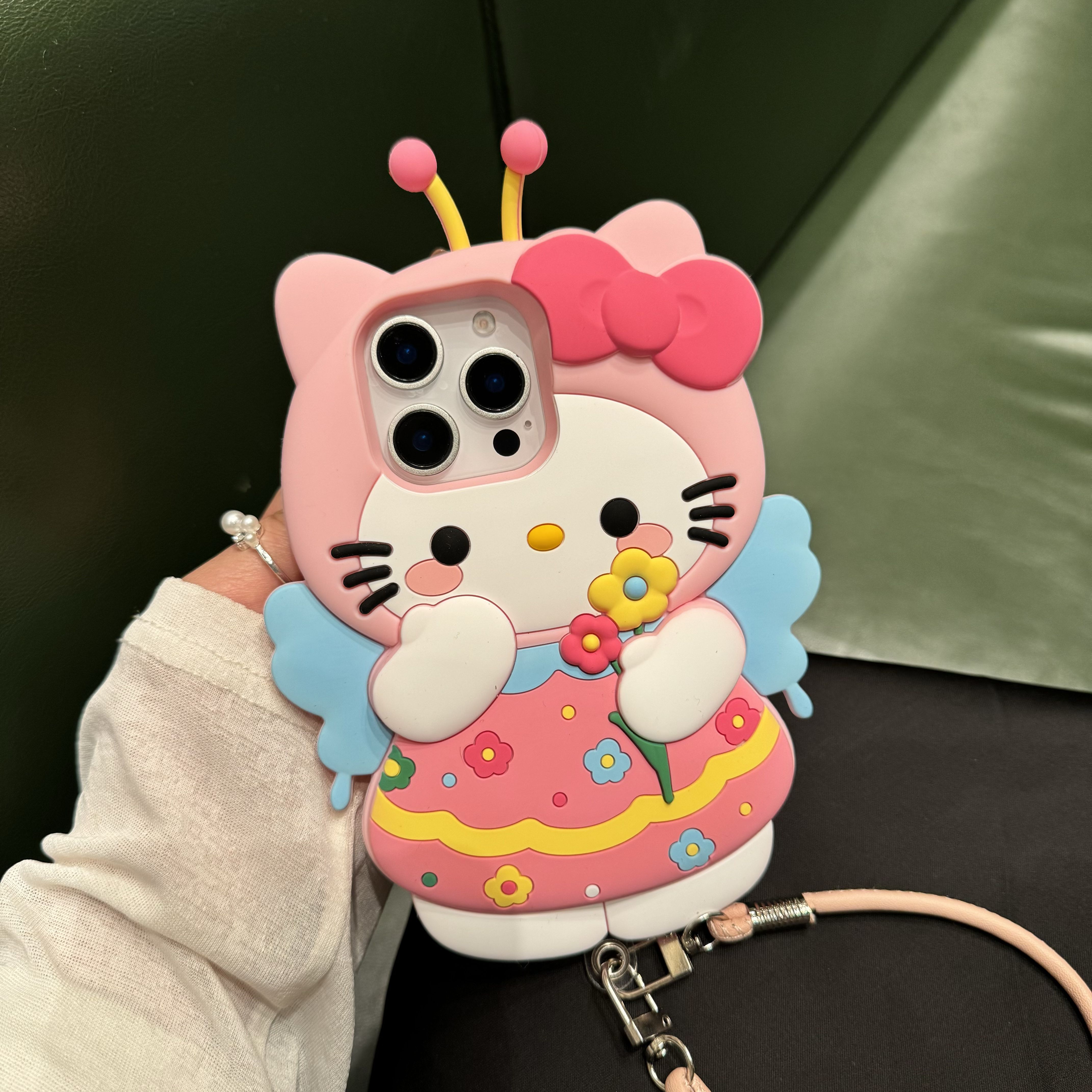 立体粉色碎花蜜蜂KT猫适用苹果14手机壳iphone15pro新款13pro日韩16promax可爱12/13卡通女款14pro保护套软潮