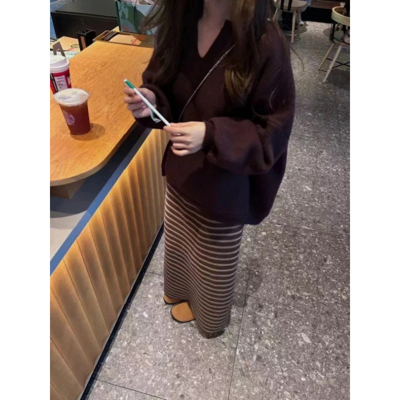 美拉德咖色条纹针织半身裙女秋冬垂坠感显瘦包臀直筒裙小个子半裙