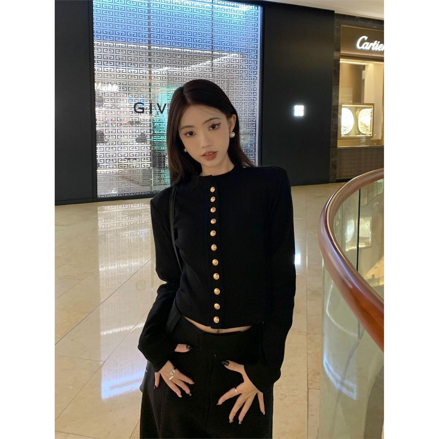 黑色高级感小香风外套女秋气质上衣修身毛衣长袖短款针织开衫外搭
