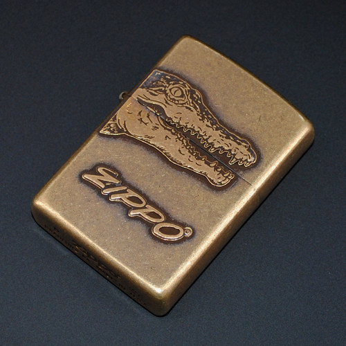 Zippo日版古铜鳄鱼贴章打火机