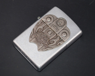 正品 2002年铬版 Zippo芝宝打火机 哈雷 哈雷惊喜油箱贴章 绝版 原装