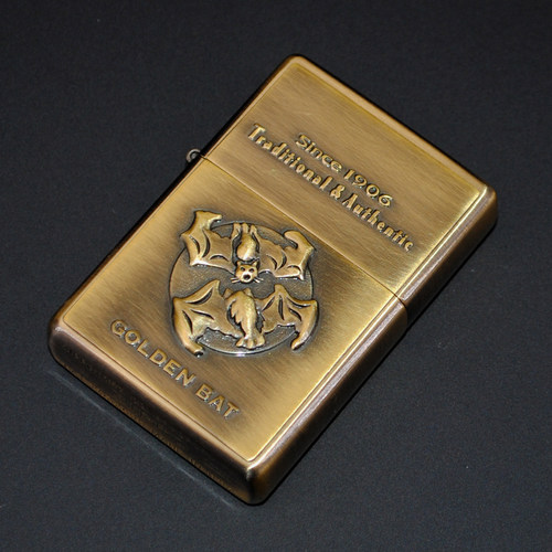 Zippo收藏1997年金蝙蝠打火机
