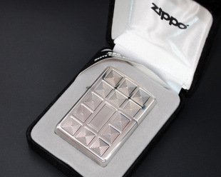 收藏 原装 绝版 Zippo芝宝打火机 2002年厚镀银深雕几何花纹 正品