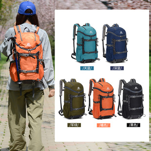 新款户外登山包28L轻量化露营装备时尚背包男女防泼水耐磨双肩包