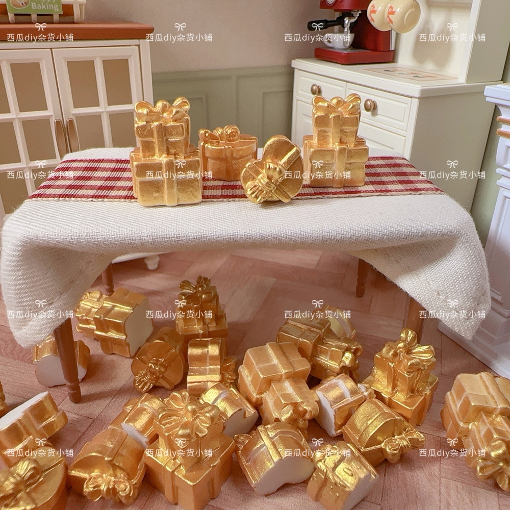 圣诞节微缩场景DIY树脂配件金色迷你礼物盒爱心双层蝴蝶结摆件