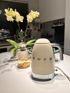SMEG斯麦格KLF04电热水壶复古家用泡茶保温一体7档温度控温电水壶