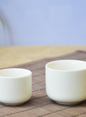 订制青瓷酒杯家用小酒杯圆形酒杯清酒黄酒杯烈酒盅陶瓷白酒杯子