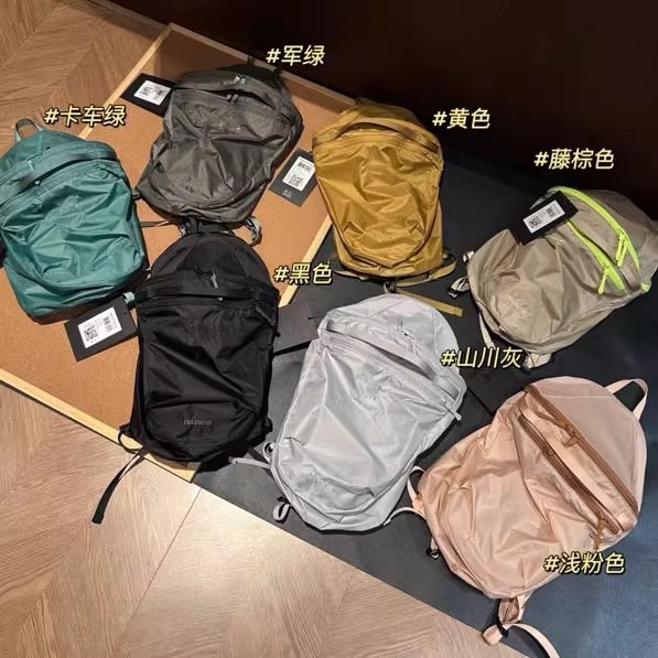 户外出行15L简约休闲双肩背包2025防水多功能7色轻薄款运动双肩包