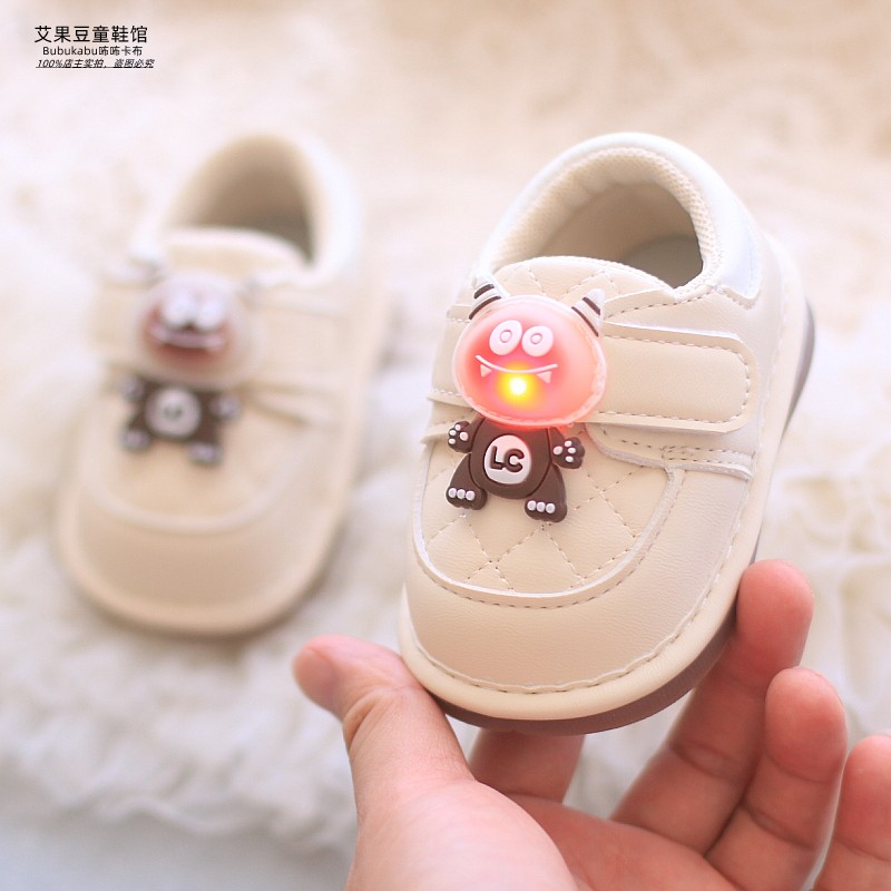 男宝宝鞋子春秋1一3岁带亮灯皮鞋婴幼儿学步鞋女童软底小童叫叫鞋