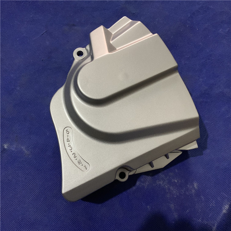 适用铃木锐爽EN125-3A/3E/3F钻豹HJ125K-3A小链轮盖小链盘盖飞盖