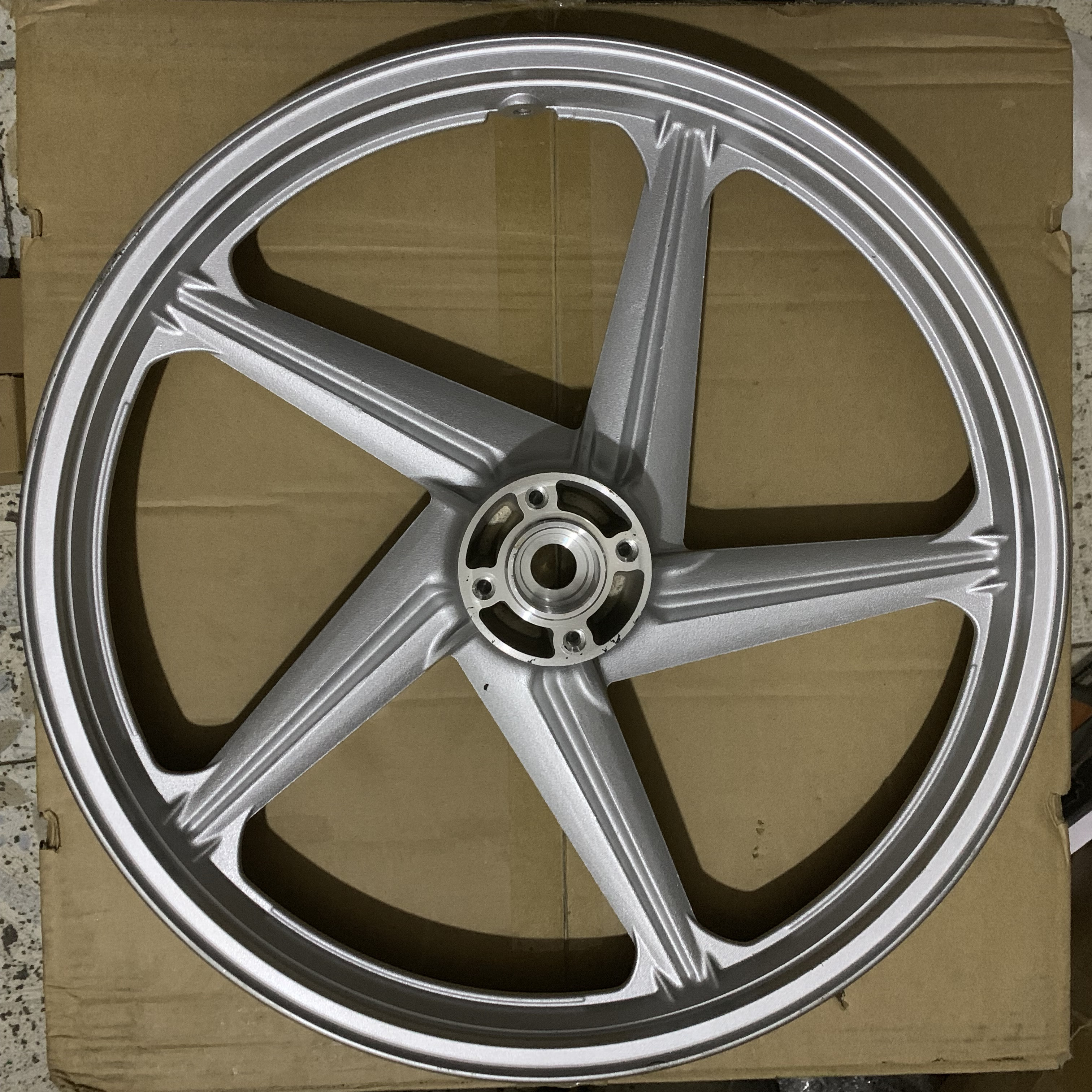 适用轻骑铃木悍骏GR150 钢圈 GA150 前后轮圈 轮毂 钢圈 后铝轮