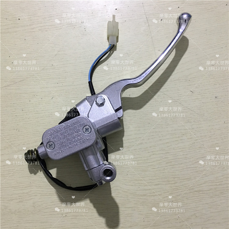 适用雅马哈踏板ZY125T-12-13 巧格i刹车上泵赛鹰GT碟刹泵手柄镜座