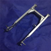 适用摩托车弯梁车HJ110 2D后平叉后摇架后叉 A喜运HJ110