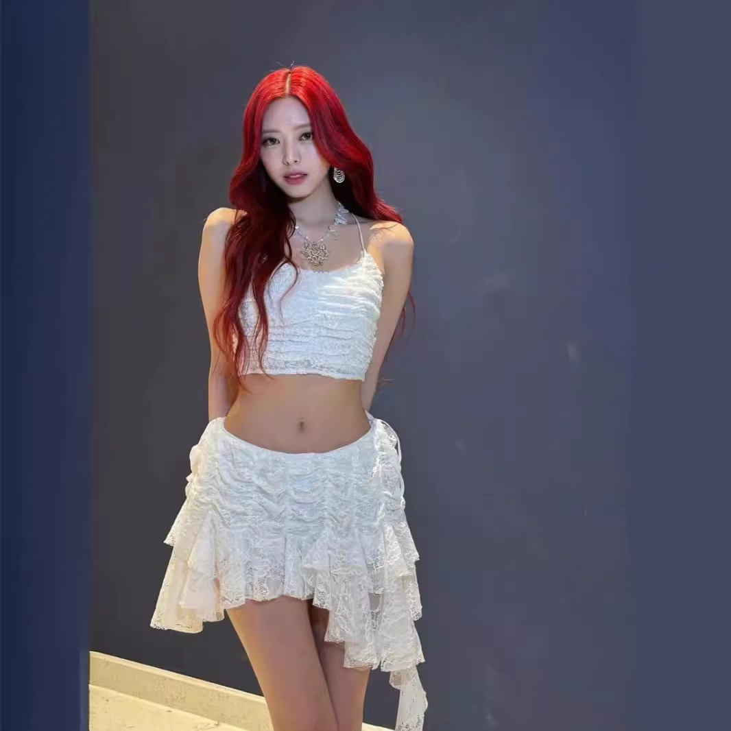 申有娜女团同款ITZY白色蕾丝吊带舞台演出服打歌服爵士舞蹈服套装