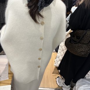 软糯的迷人气息~后背纽扣灯笼袖慵懒风宽松毛衣+半身裙浣熊绒套装