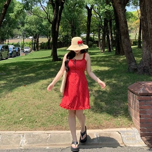 大码 DEMA小德玛度假风红色吊带连衣裙女夏季 甜美气质显瘦遮肉短裙
