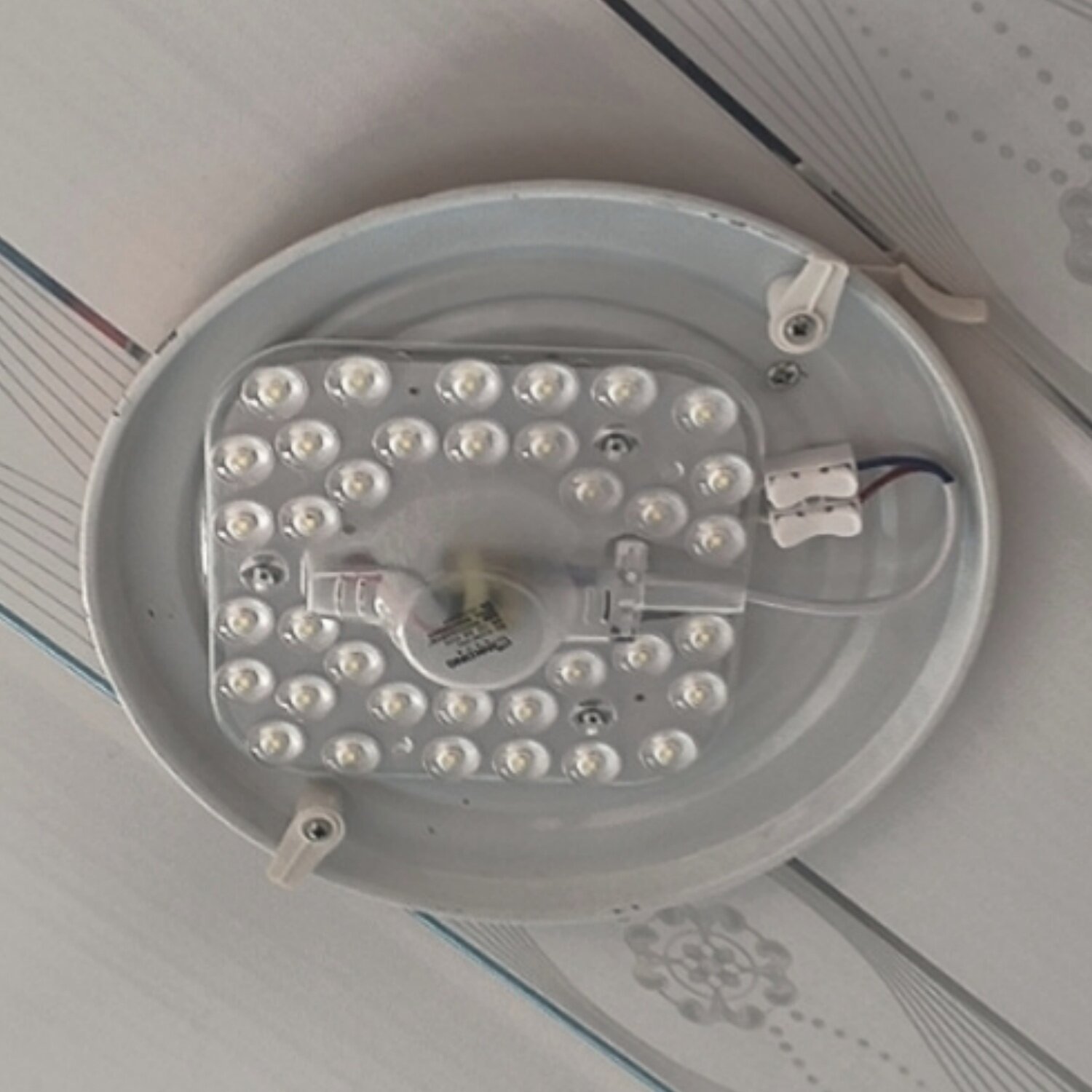 LED灯板光源吸顶灯芯三色卧室替换圆形方形免打孔阳台磁吸式灯管图片