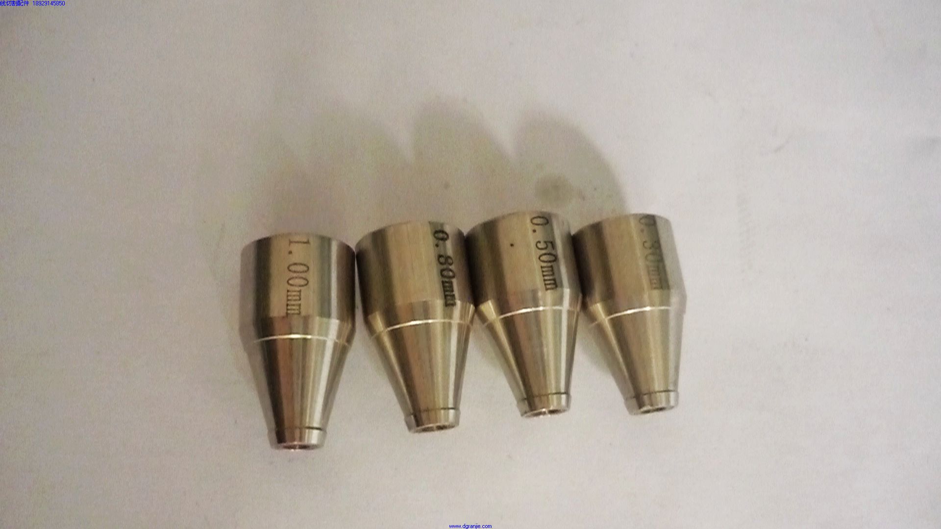 名称:沙迪克KIC/三光打孔机眼膜 材质:红宝石 规格:0.3-3.0 尺寸:￠14*24